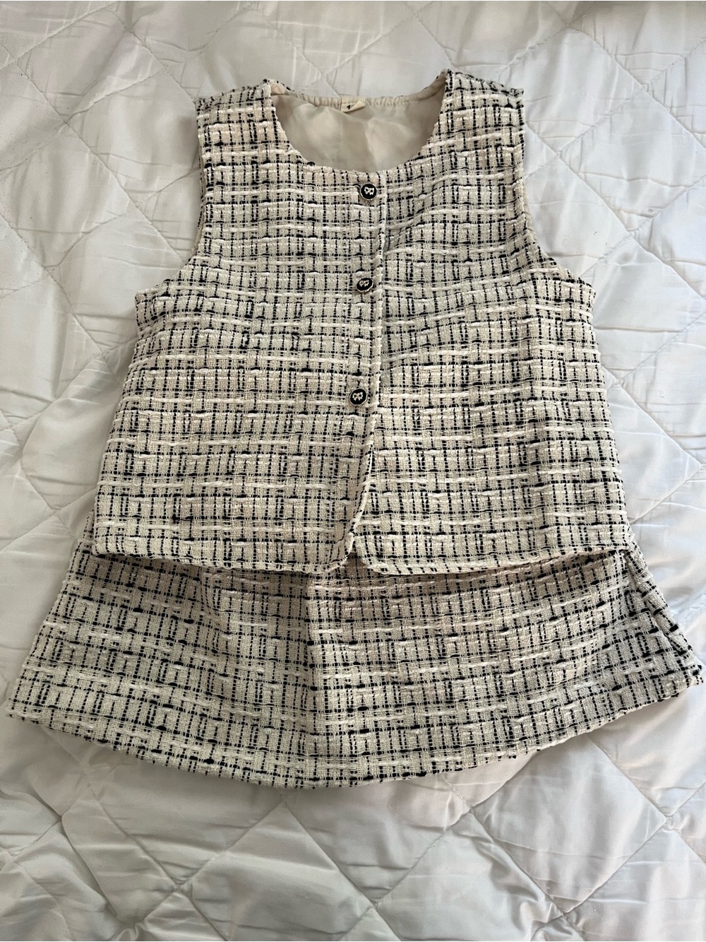Girls Black & White Tweed Skirt Set – Size 8-9